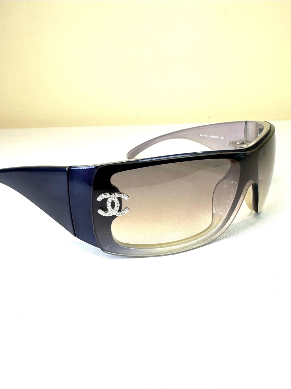 CHANEL CC Crystal Shield Sunglasses Rare Vintage Gradient Lenses w/ COA - Picture 4 of 17